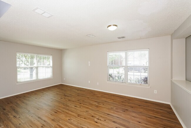 Photo - 7601 Stanhope Ln