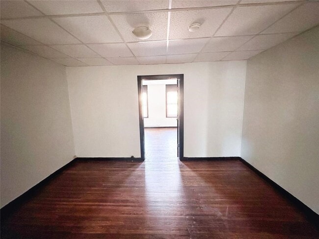 Photo - 111 Lyell Ave