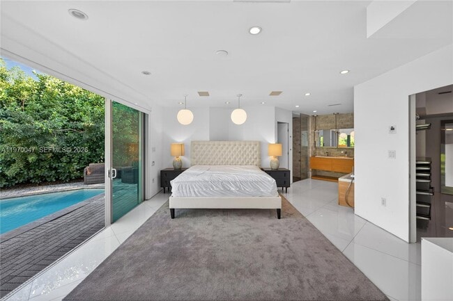 Photo - 1000 N Shore Dr