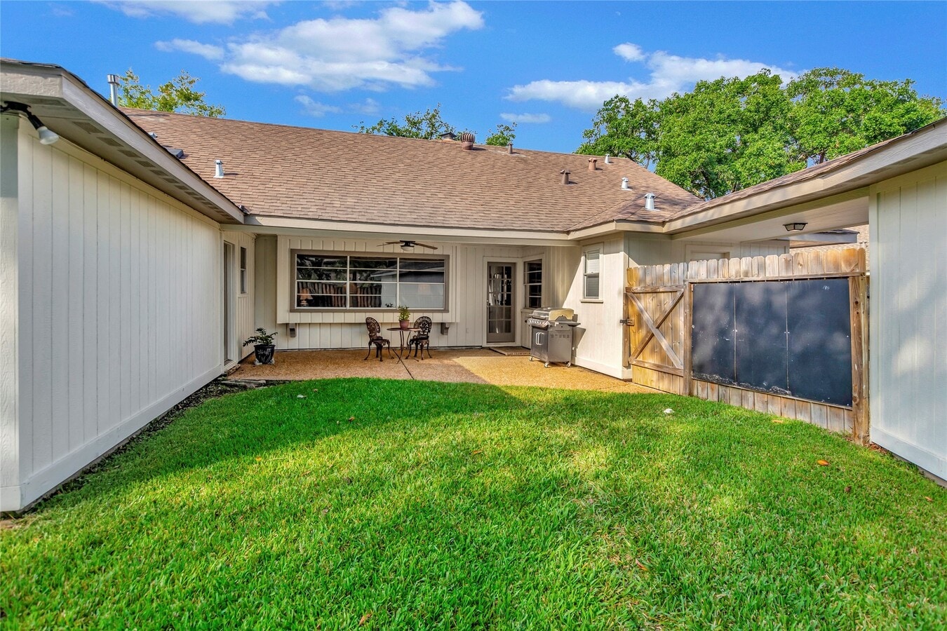 Photo - 18623 Prince William Ln