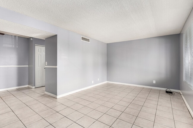 Photo - 2413 W Hazelwood St