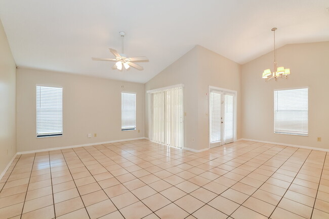 Photo - 3116 S Horizon Pl