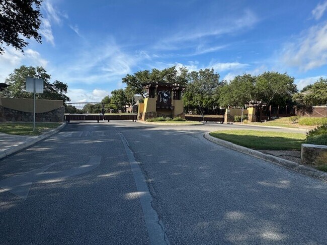 Photo - Beautiful 4 bedroom 3 bath- 3 Car Garage