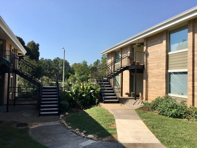 Photo - Waters Edge Apartments