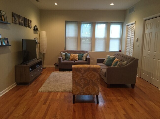 Photo - 2438 N Laramie Ave