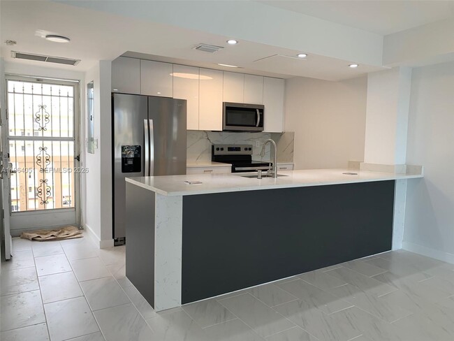 Photo - 2980 Point E Dr Unidad D508