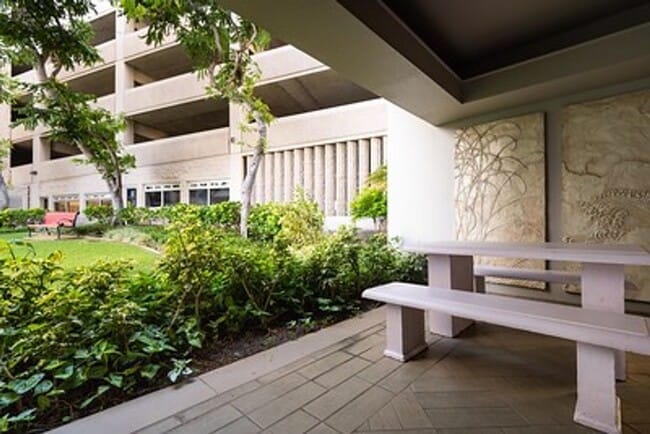 Building Photo - Great location Unit 805 Rental