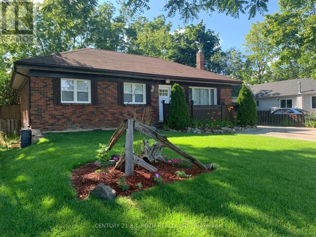 Photo - 156 Puget St