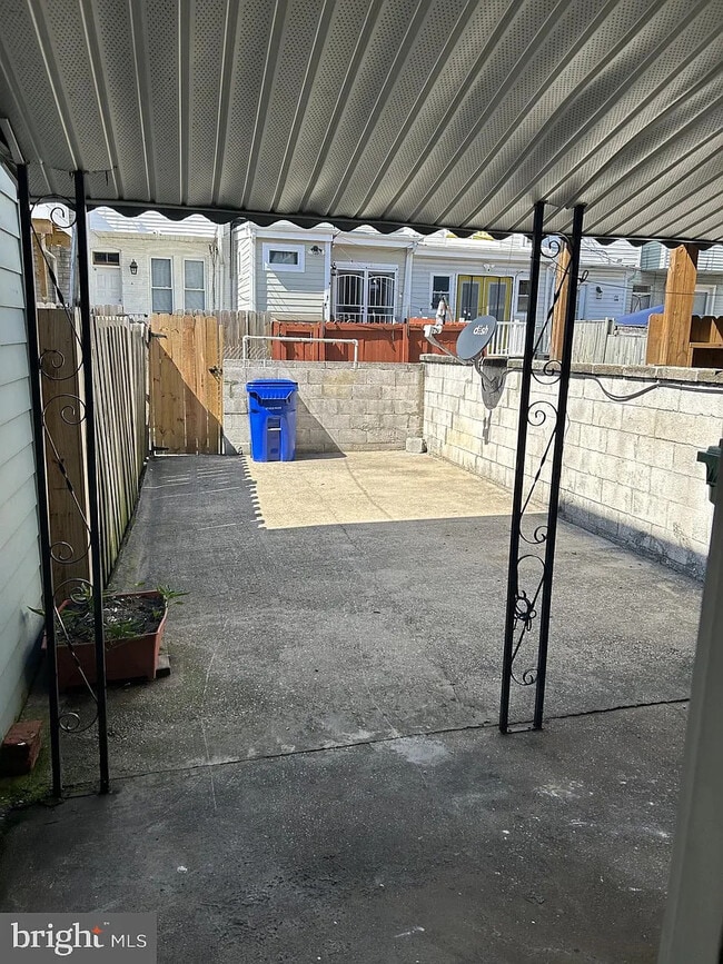 Photo - 26 N Decker Ave