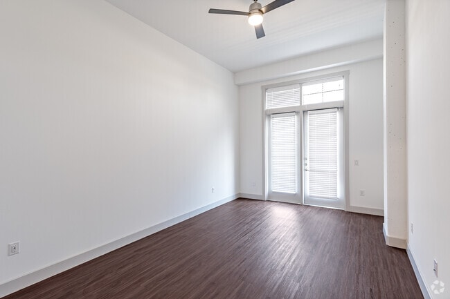1BR, 1BA - 896SF - Bedroom