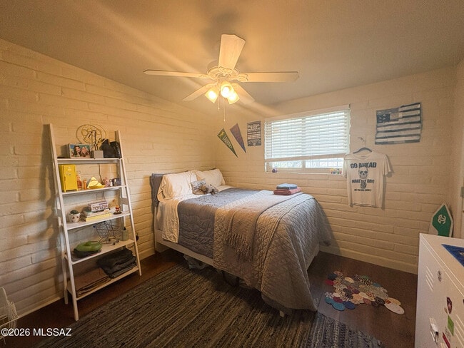 Photo - 237 E Lee St