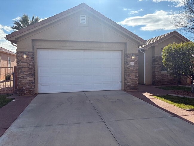 Building Photo - St. George Oasis