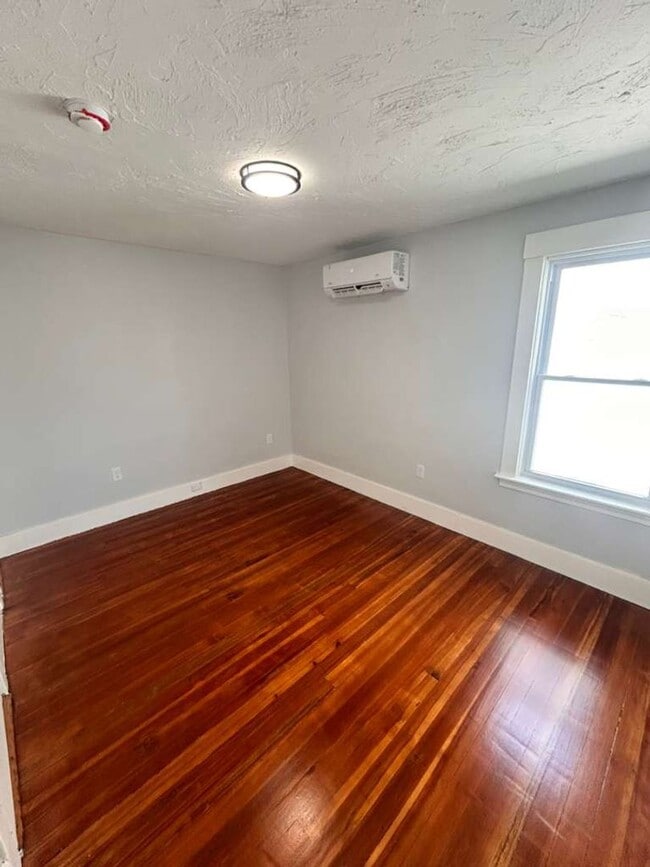 Photo - 67 Fairlawn Ave Unidad 2