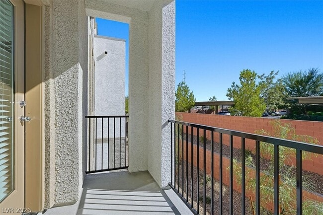 Photo - 8667 Luxuriant Ave