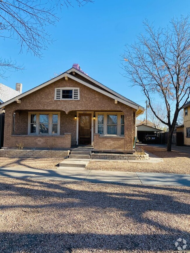 Building Photo - 1212 S Santa Fe Ave Unit Front Rental