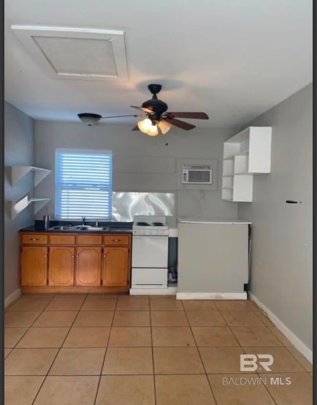 Photo - 1616 N Cedar St