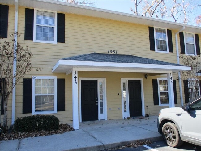 Building Photo - 2951 SW 35th Pl Unit 143