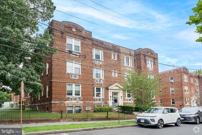 Building Photo - 1404 Tuckerman St NW Unit 301 Rental