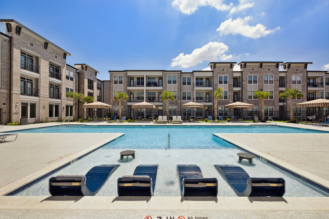 Building Photo - Dakota at Deer Park Rental