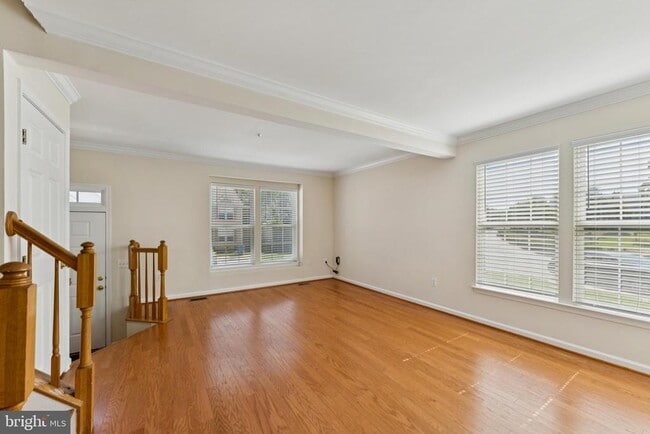 Building Photo - 12300 Sweetbriar Pl Rental