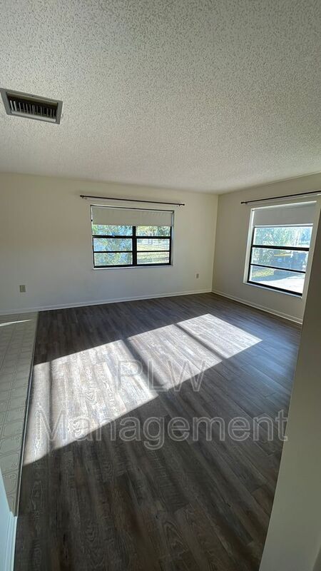 Photo - 44 S Kentucky Ave
