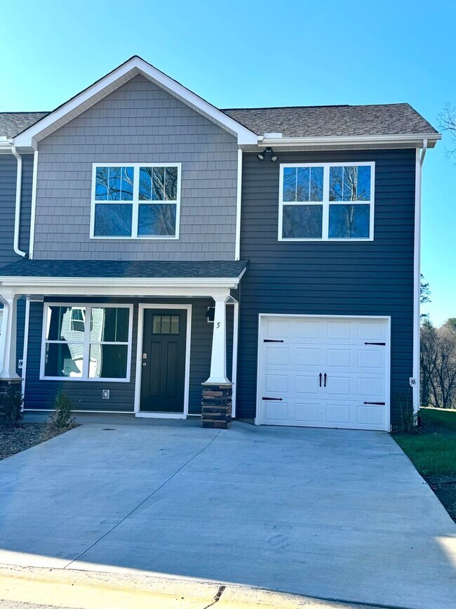 Photo - Spacious Newly Built Townhome for Rent