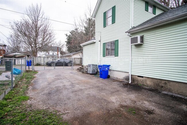 Photo - 525 Sewanee St