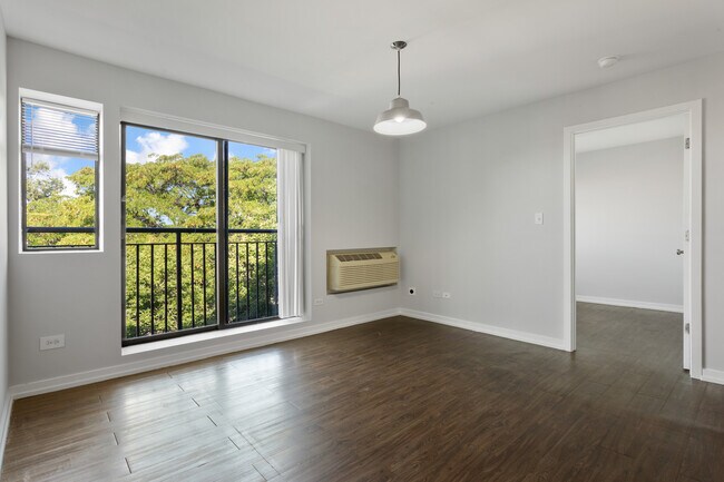 Photo - 5411 N Winthrop Ave