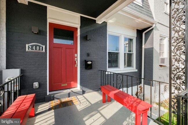 Photo - 2408 3rd St NE