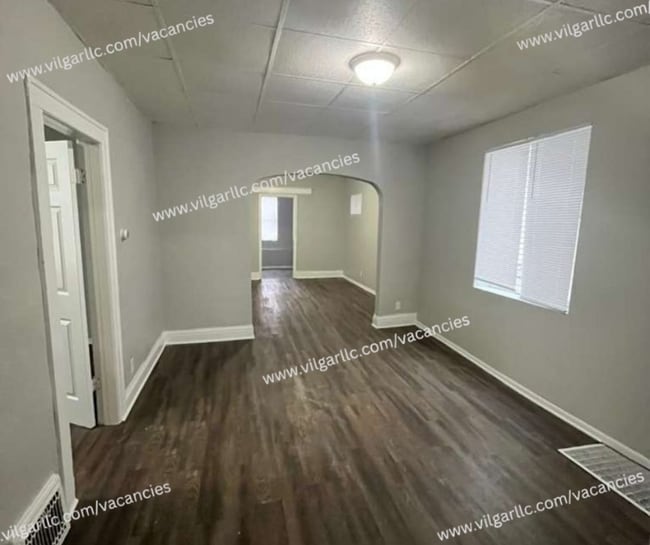 Photo - Over 1,100 sq ft 3 large bedrooms • 1.5 spacious bathrooms home in East Chicago, IN