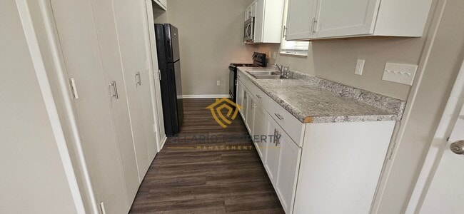 Photo - Renovated 1 Bedroom at Campbell Apartments Near Downtown Available Now! Unit 1424