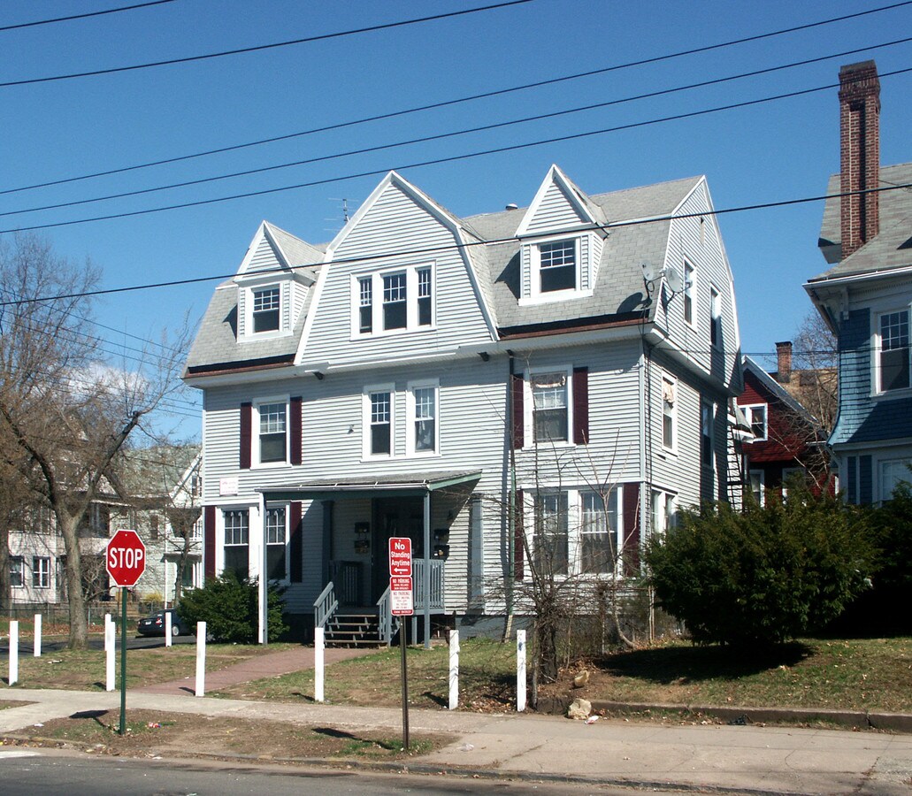 Photo - 339 Winthrop Ave