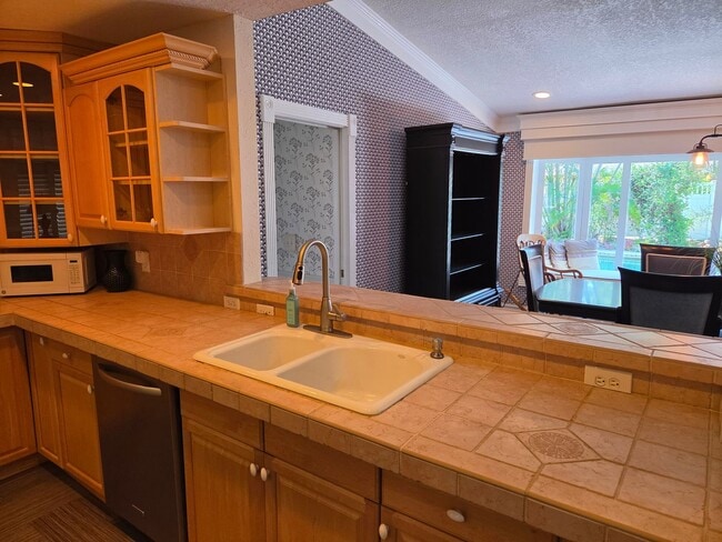 Photo - 1132 Ridge Dr