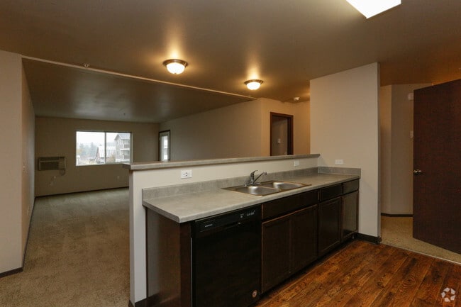 2BR, 2BA - 1,105 SF