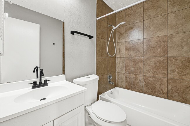 Photo - 6507 New World Dr