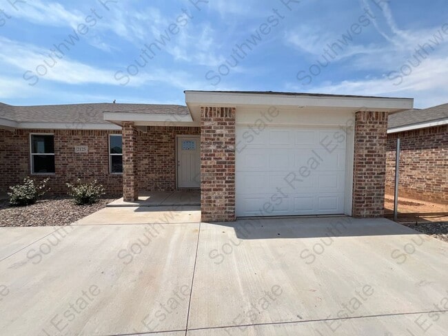 Building Photo - 2125 Bobwhite Ct Unit A Rental
