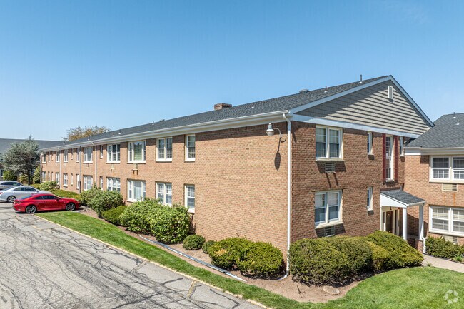 Photo - Williamsburg South Condominiums
