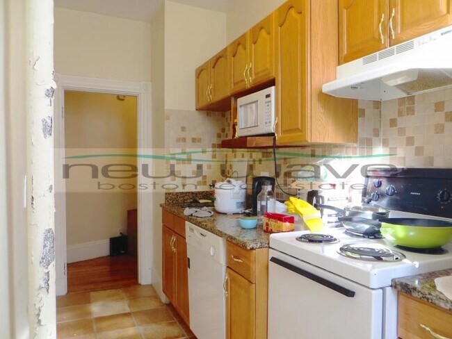 Photo - 82 Saint Stephen St Unidad #19