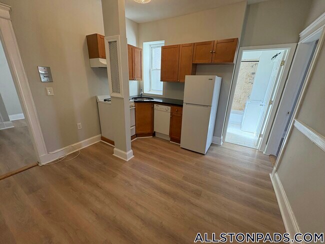 1193 Commonwealth Ave Unit 17