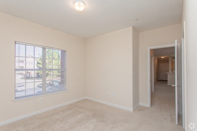 3BR, 2BA - 1350SF