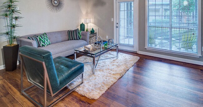 Photo - Huntington Chase Apartments