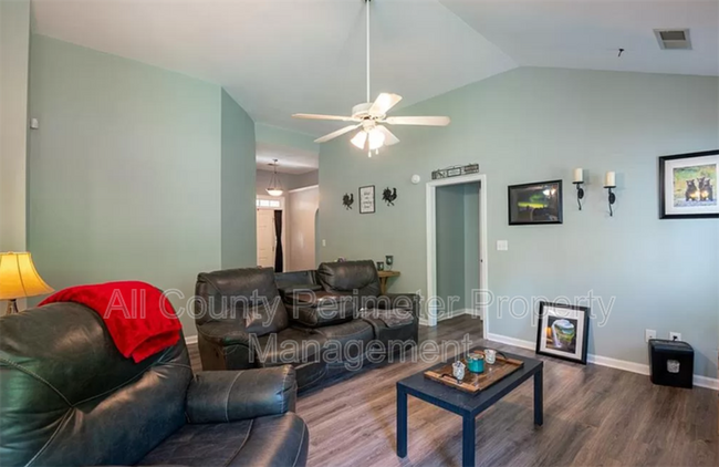 Photo - 708 Riverside Dr