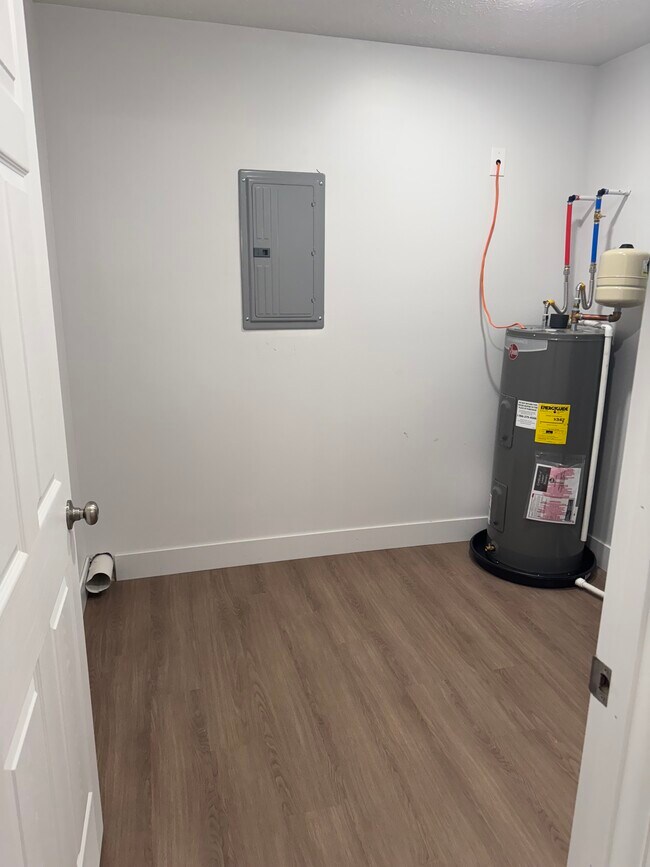 Utility room with W/D hookups