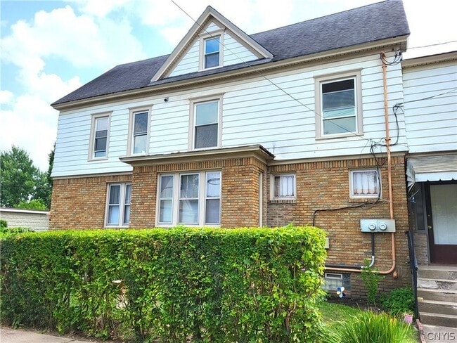 Building Photo - 616 Teall Ave