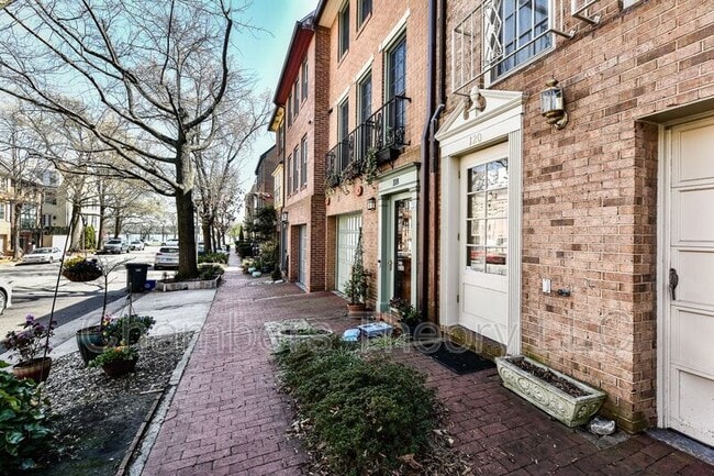 Photo - 120 Princess St