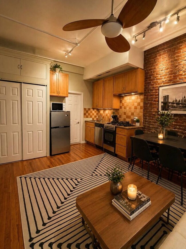 156 W 15th St Unit SI ID1541921P