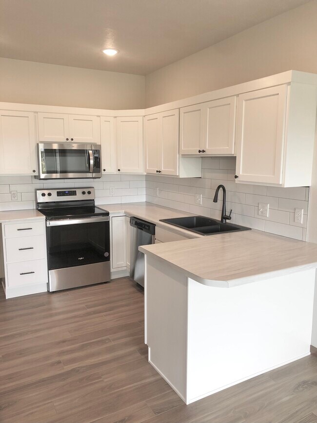 Photo - 5104 S Dubuque Ave