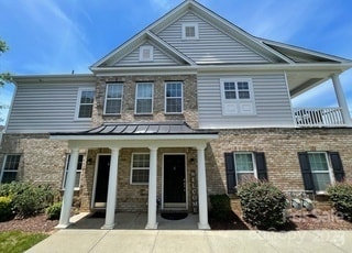 Building Photo - Townhome in Ballantyne with 2 car garage a...