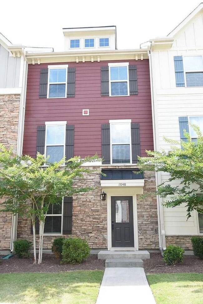 Building Photo - Stylish Apex Townhome Near Beaver Creek Shopping & Dining