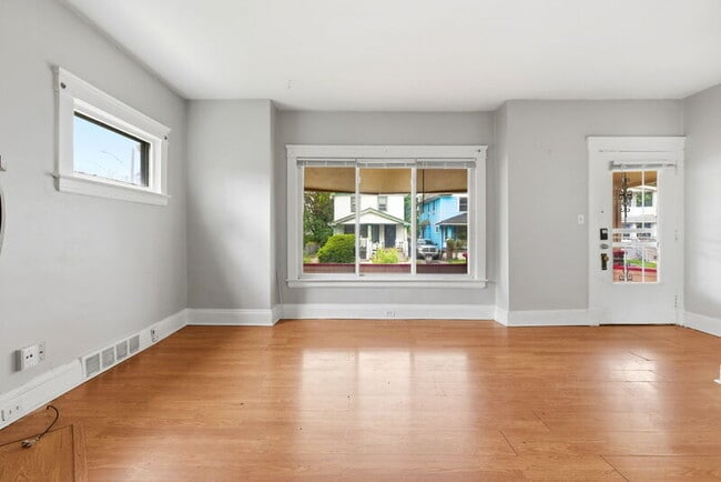 Photo - 479 E 126th St Unidad Lower